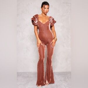 NWT Pretty Little Thing CHOCOLATE VELVET LACE UP BACK FRILL SLEEVE
JUMPSUIT